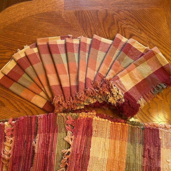 Set of 6 Placemats with 12 Matching Napkins - Picture 2 of 3